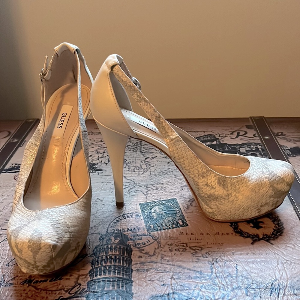 Women’s Guess high heels